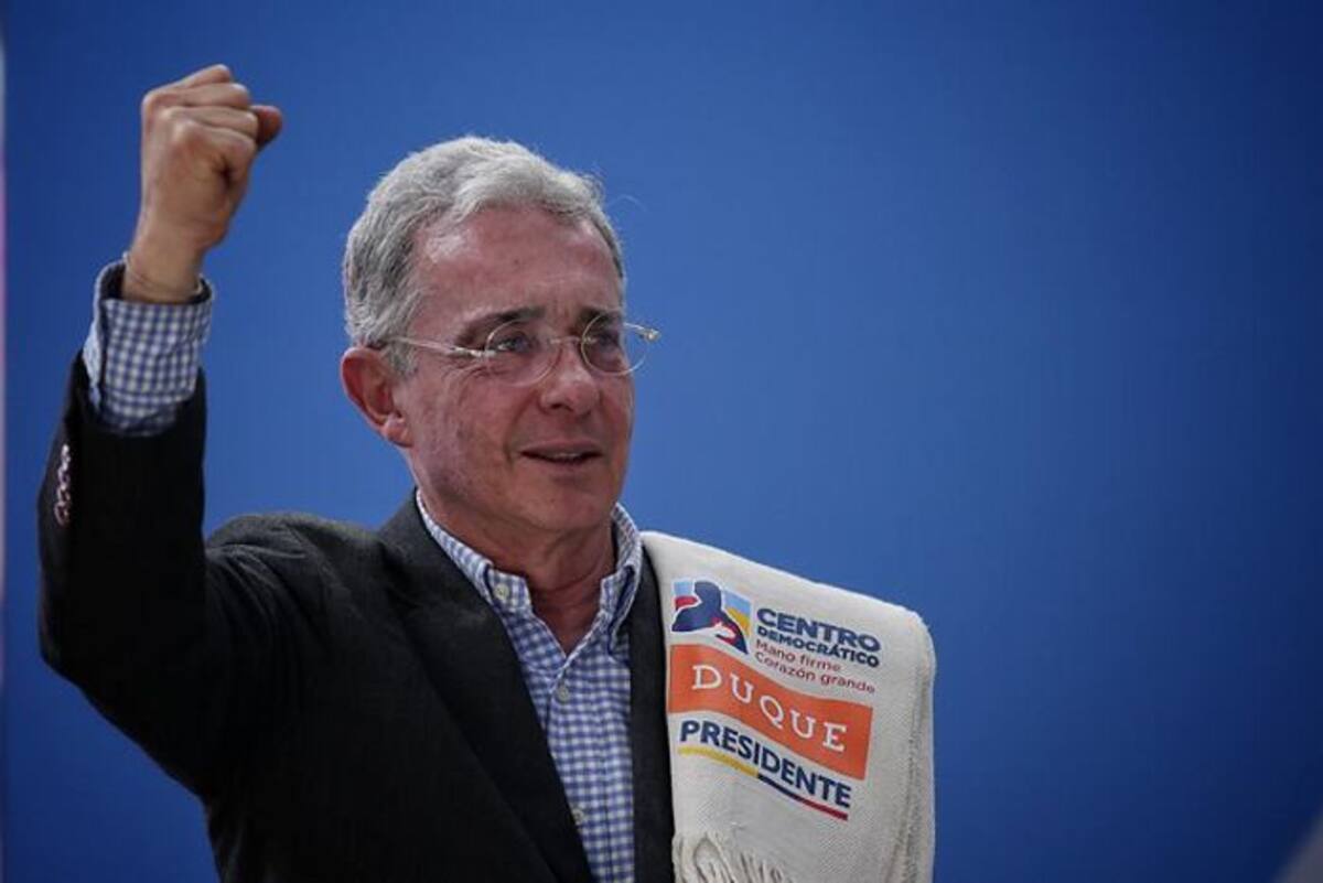 Álvaro Uribe Vélez.