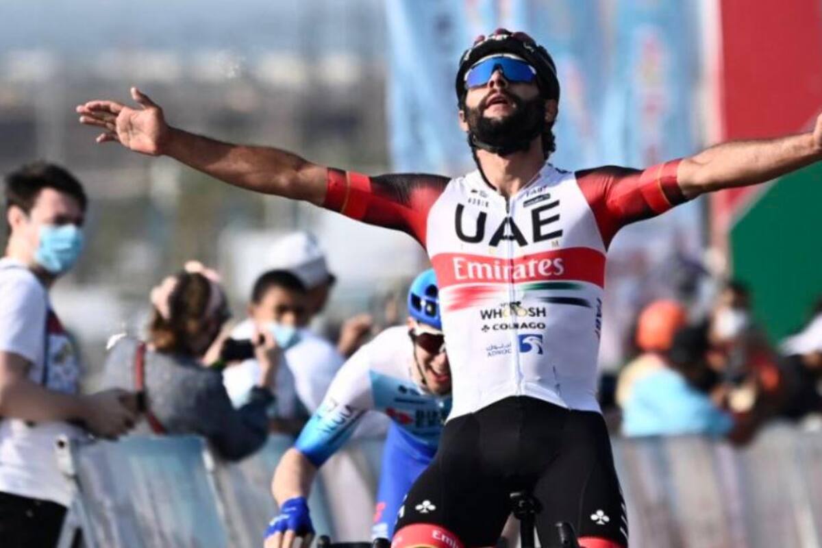 Fernando Gaviria supera a Cavendish y estrena el liderato en el Tour de Omán