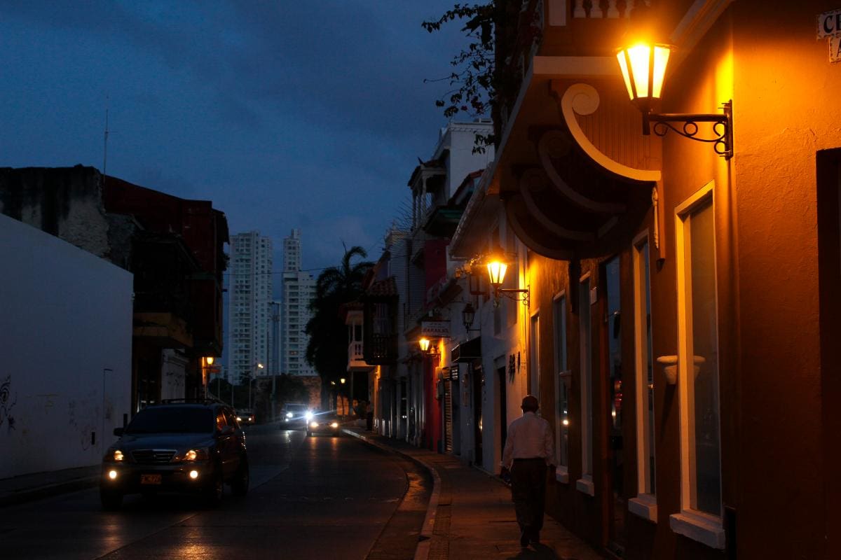 Alcaldía defiende prórroga de contrato de alumbrado pese a reparos de vicepresidencia