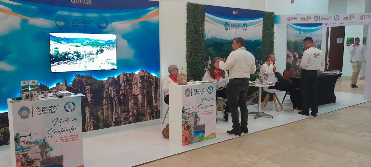Norte de Santander es el destino invitado al Congreso Nacional de la Hotelería y tiene su stand en la muestra comercial. Silvano Serrano Guerrero, el gobernador de ese departamento, preside la delegación. // HFA - EU.