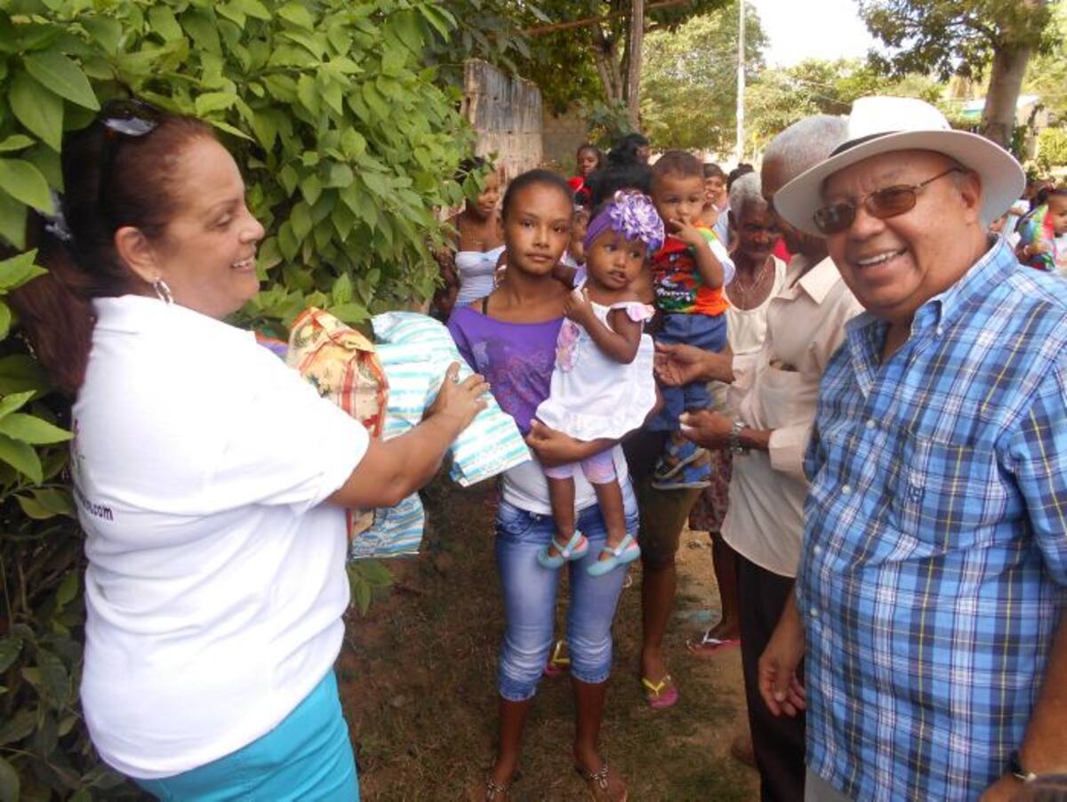 El gerente de la ESE Hospital de Turbana, Germán Marrugo, encabezó la entrega.// ATILANO MEZA - EL UNIVERSAL