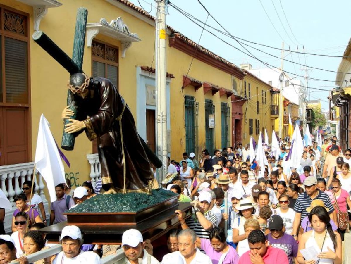 Asistir a procesiones, uno de las actividades que más realizan los cartageneros en esta Semana Santa EL UNIVERSAL
