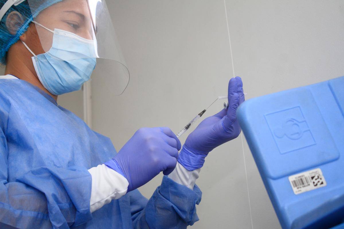 Médicos piden mayores garantías por cuarta ola del COVID-19