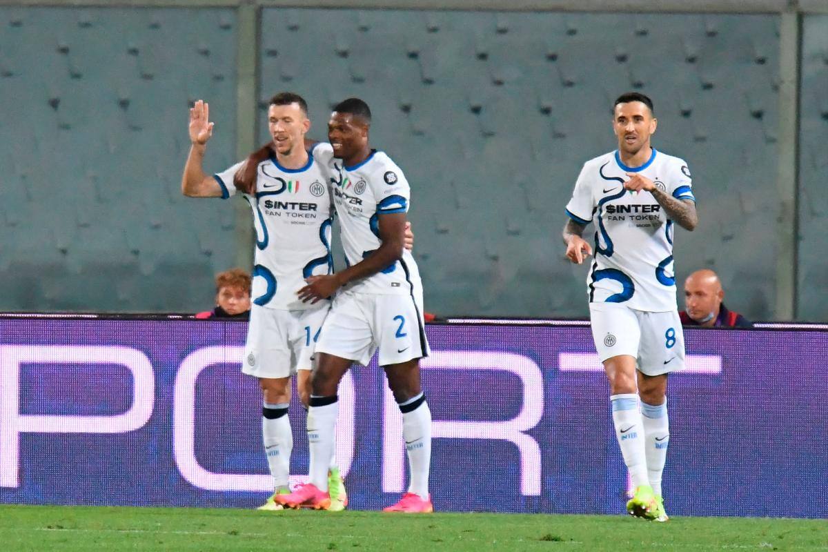 El Inter remonta al Fiorentina y duerme como líder de la Serie A