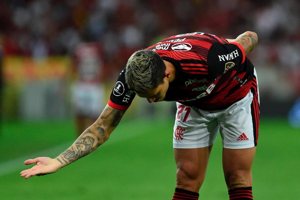 Jugador de Brasil celebró su convocatoria al Mundial pidiendo matrimonio