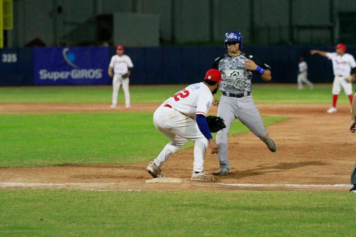 Béisbol Profesional: Caimanes gana el clásico a Tigres