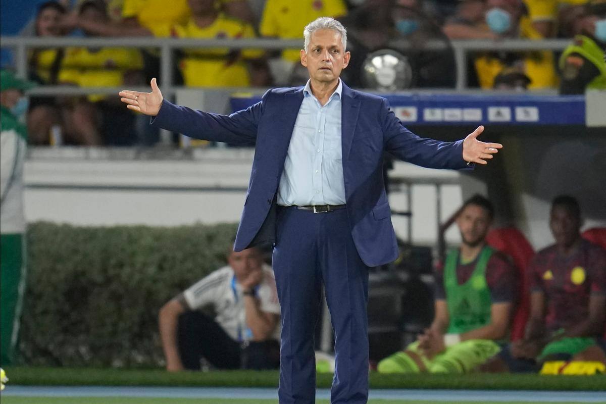 El público en el ´Metro´ pidió la salida de Rueda al finalizar el partido