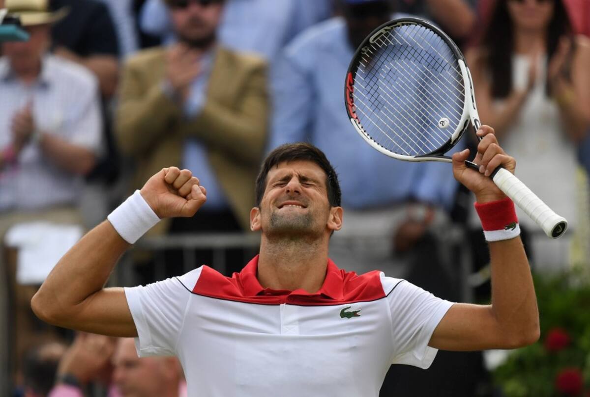 El ex número 1 del mundo, Novak Djokovic, buscará este domingo su primer título en el torneo de Queen´s en Londres. EFE NEIL HALL
