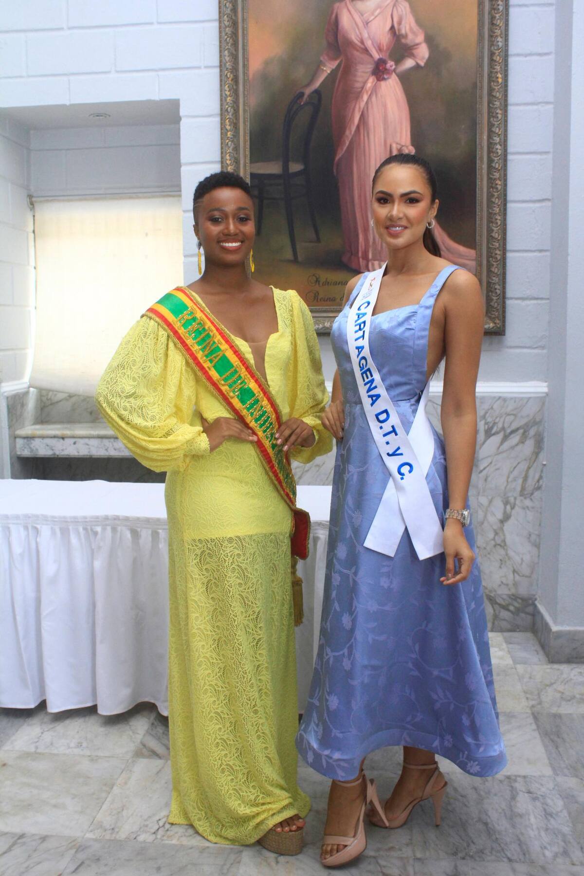 Ayele Agyare Lozano, Reina de Independencia de Cartagena 2022-2023, y María Camila Sinning Martínez, Señorita Cartagena 2022-2023.
