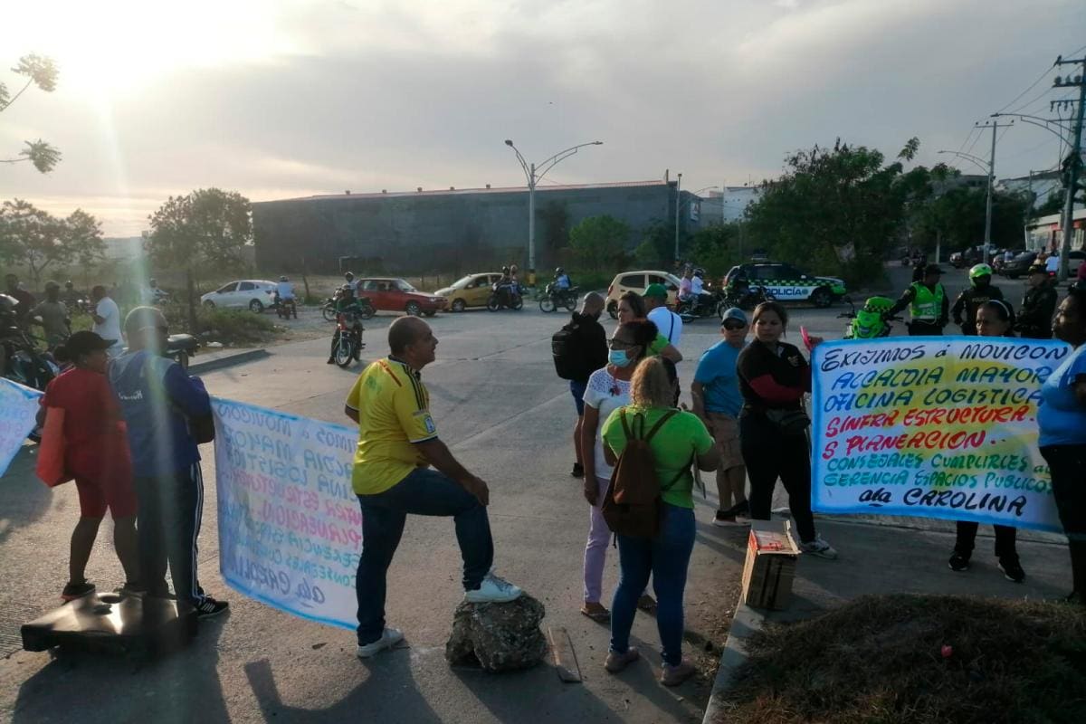 “Necesitamos que arreglen las vías”: protesta de habitantes de La Carolina