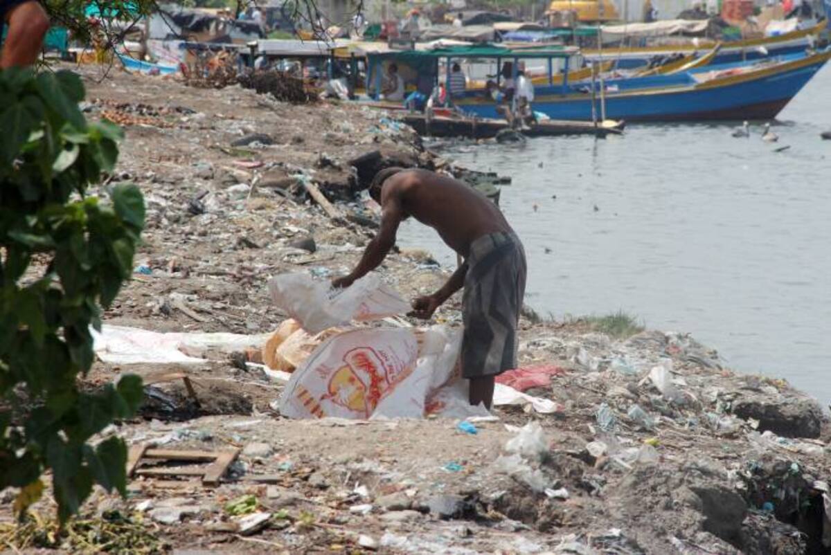 Las orillas de la ciénagason utilizadas como letrinas públicas, denuncian habitantes de Martínez Martelo. EL UNIVERSAL, GERMÁN GÓMEZ POLO