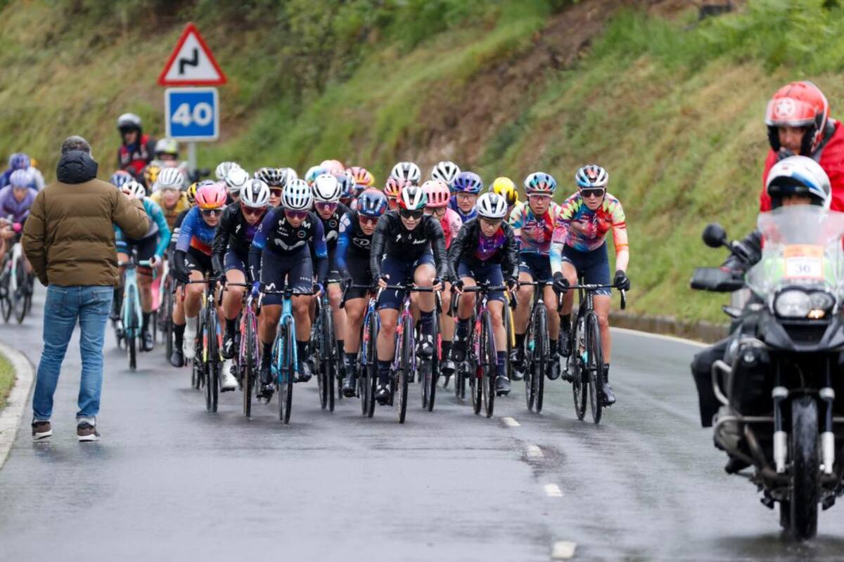 Patrulla atropella a ciclistas en carrera, ¿qué pasó con una colombiana?
