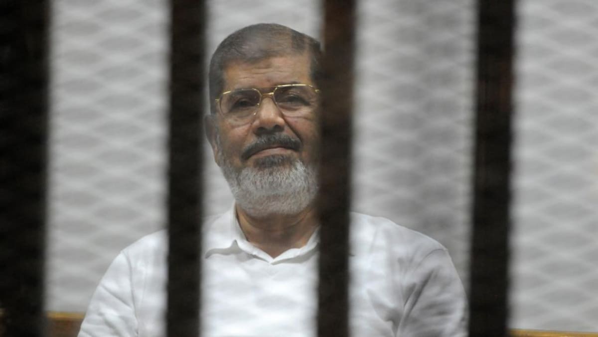 Este sábado Mursi fue sentenciado a perpetuidad por haber dirigido "una organización ilegal", y recibió además una pena de 15 años por robo de documentos sobre seguridad nacional. AFP