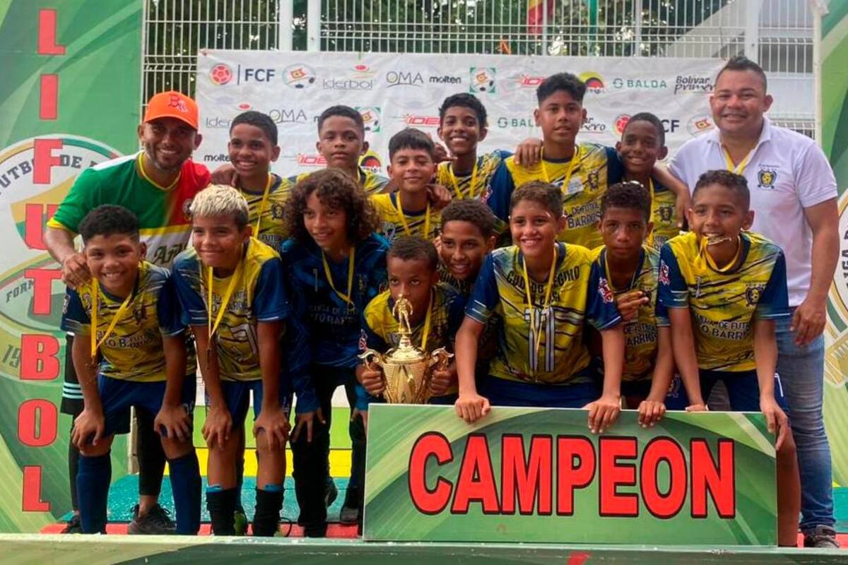Escuela Toto Barrios concretó un buen año en el fútbol aficionado