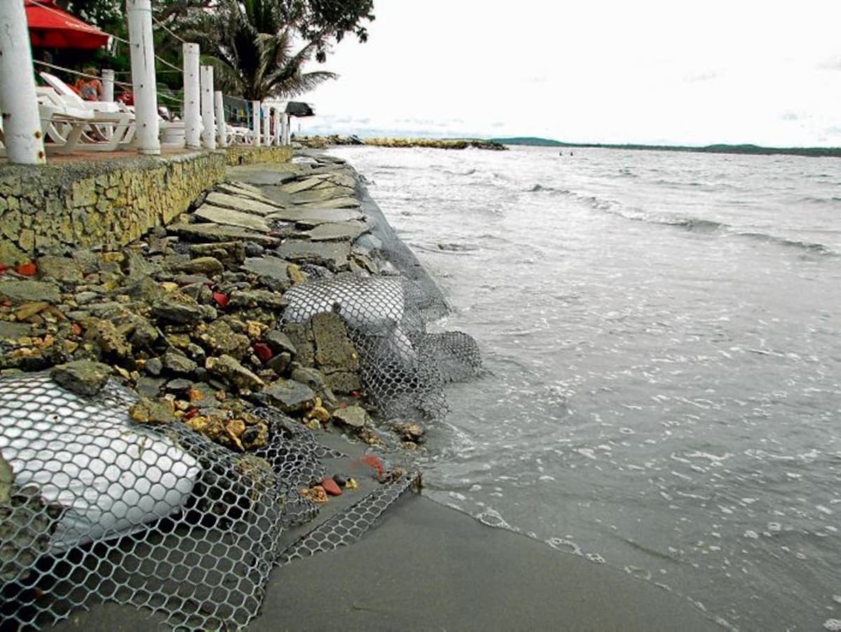 Paulatinamente y de manera progresiva, el mar se ha ido tragando las áreas de playa de El Laguito. PEDRO TORRES - GENTE BAHÍA