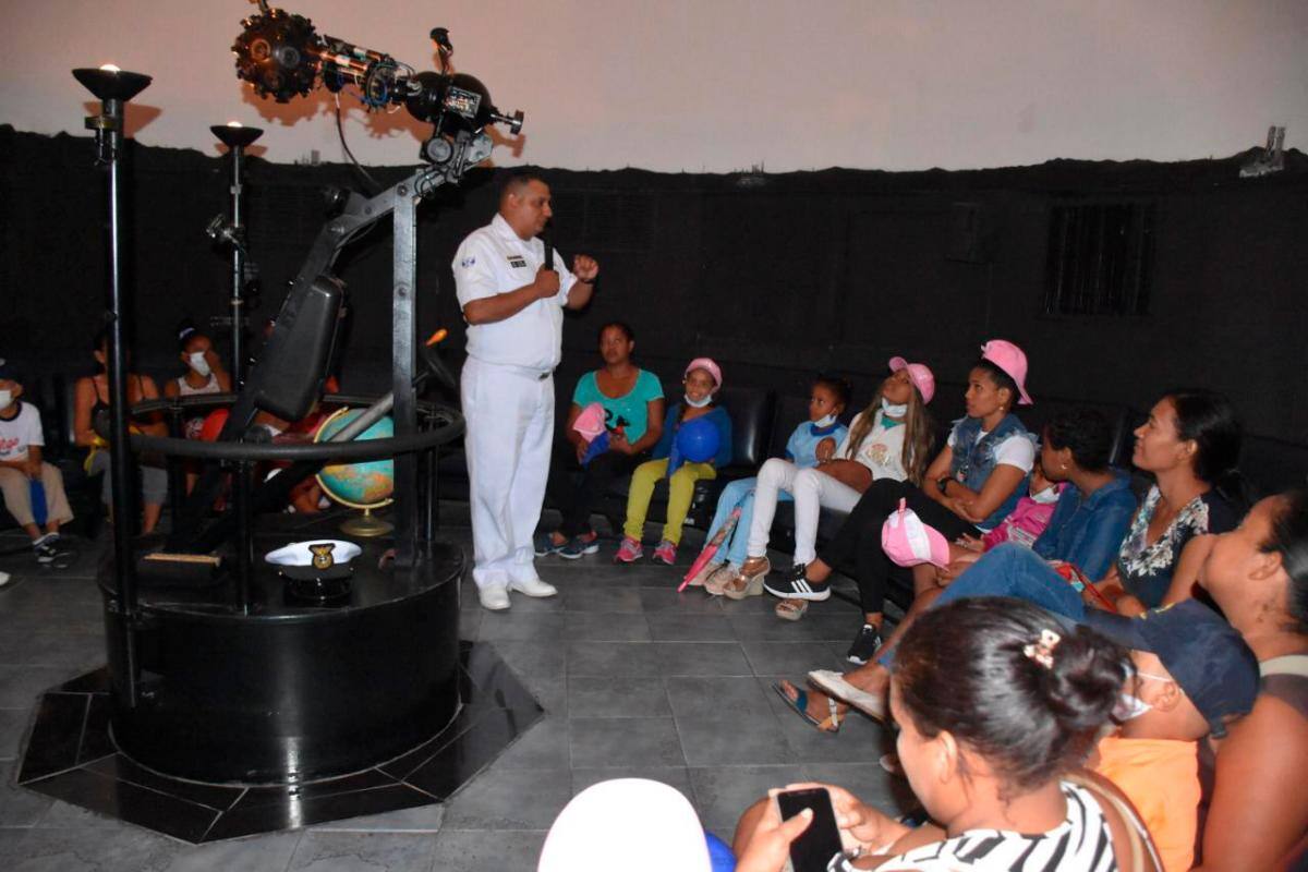 Escuela Naval de Cadetes cumple el sueño de navegar a niños con cáncer