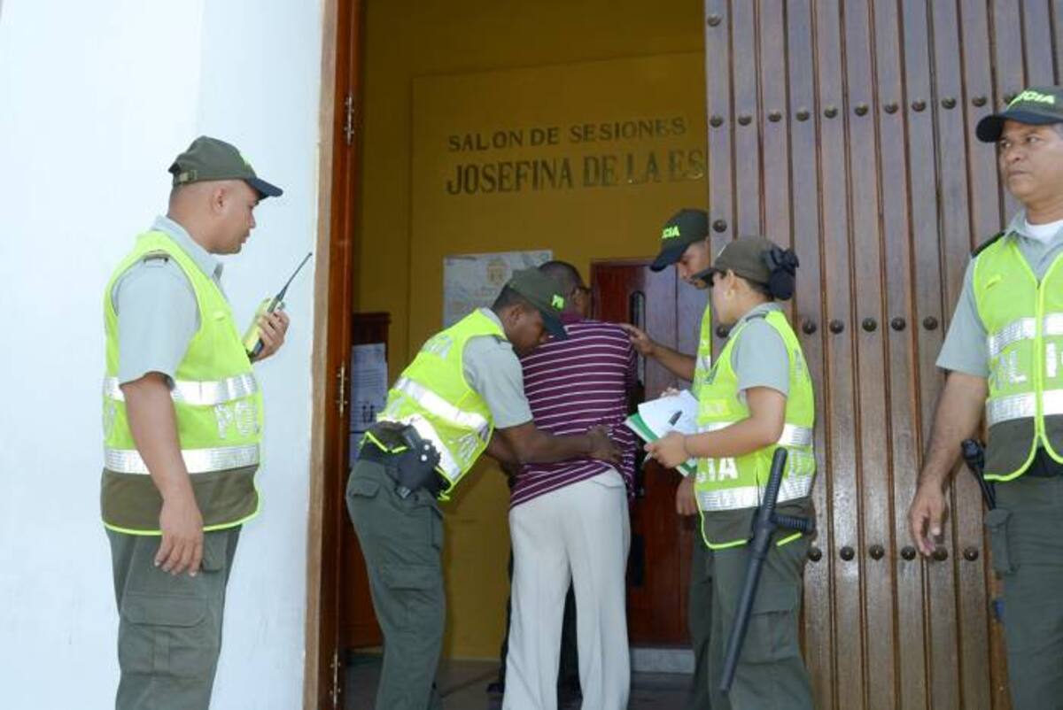 La Policía adelantó el Plan Toma de Instituciones en el Concejo. Cortesía