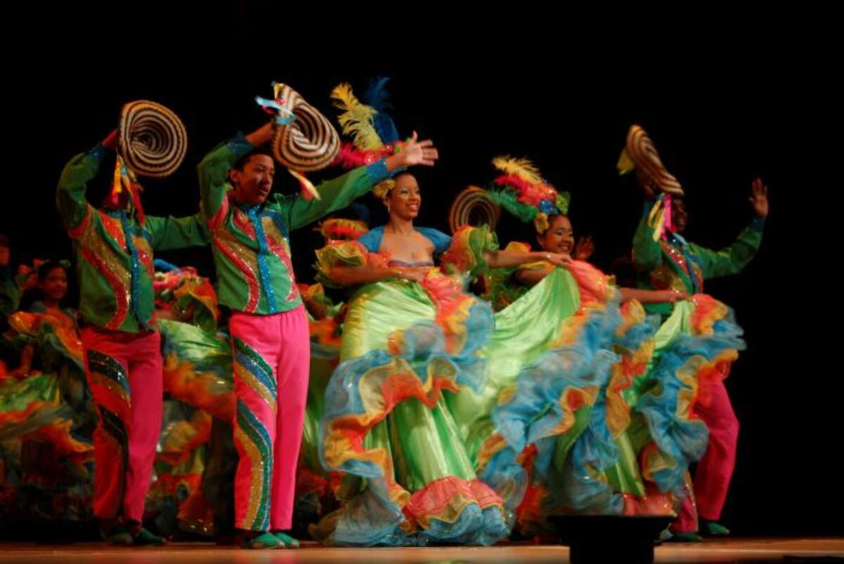 El grupo de danzas del colegio Mercedes Ábrego amenizó el evento. Aroldo Mestre.