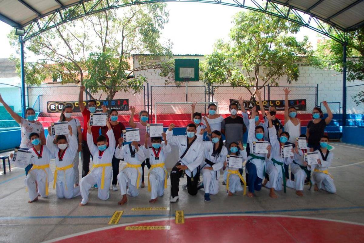 Fundación Rúa Colombia promovió a 10 niños en taekwondo