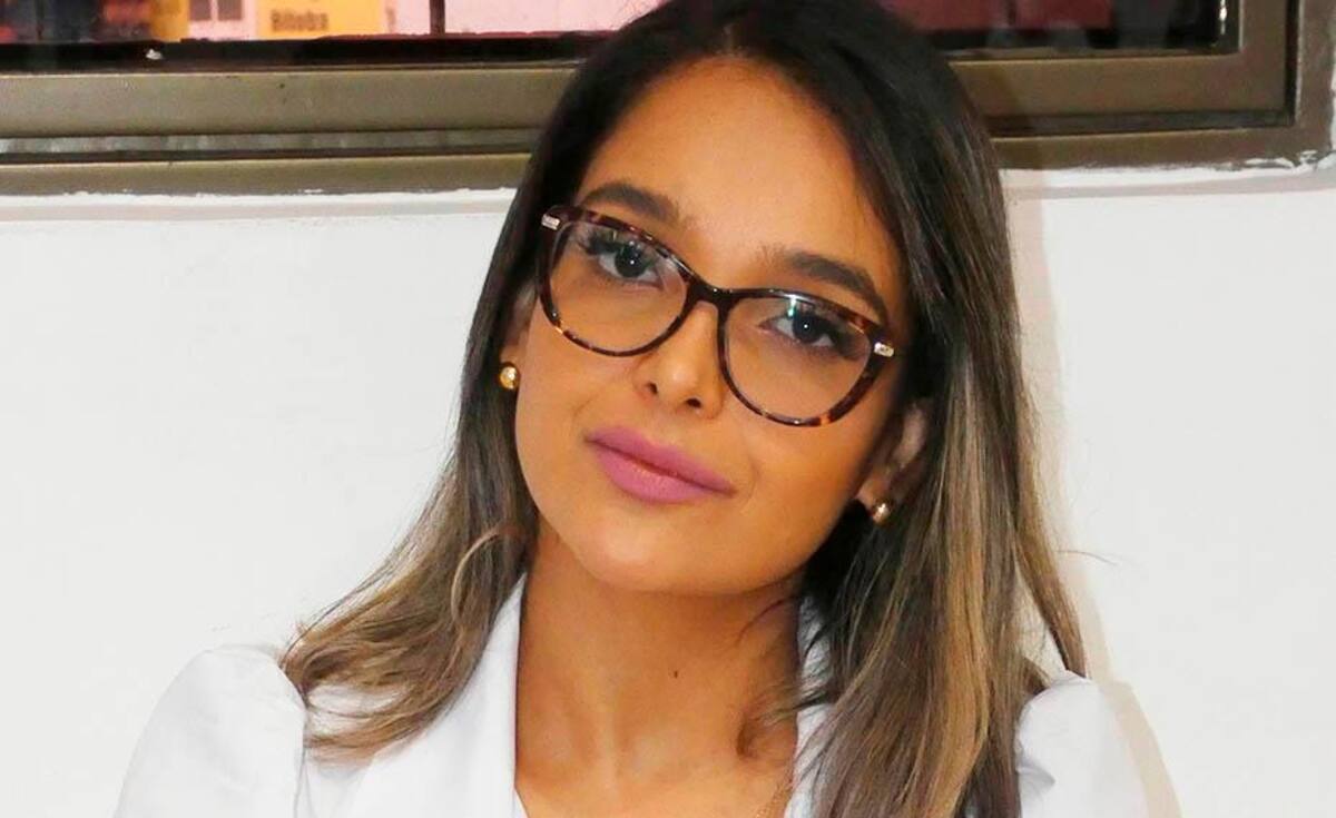 Ángela María Cubides González niega rotundamente tener vínculos non sanctos con Abadía y Martínez Sinisterra, y define el señalamiento de Dau como un “ataque misógino”.