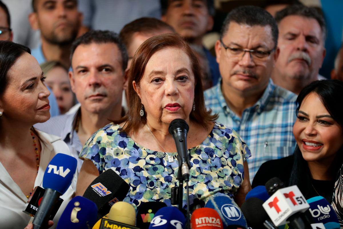 María Corina Machado alerta sobre “maniobra” del chavismo