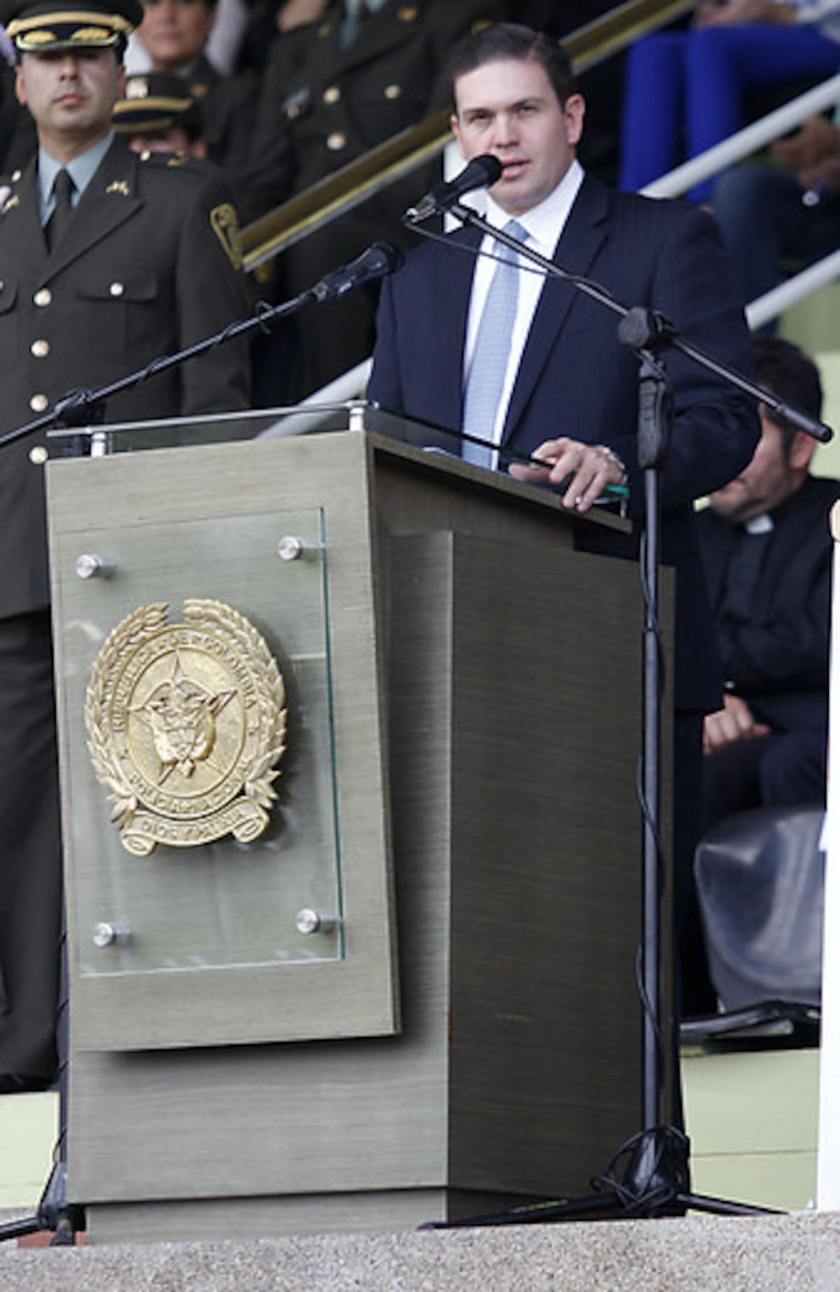 El Comando General de las Fuerzas Militares y la Policía Nacional tuvieron ceremonias de ascensos de coroneles y capitanes de Navío de las Fuerzas Militares y por el otro a los grados de Teniente Coronel y Coronel. Estas estuvieron presididas por el ministro de Defensa, Juan Carlos Pinzón Colprensa