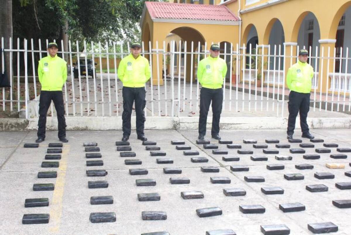 Unos 100 paquetes de sustancias alucinógenas fueron encontrados en la vía Montería.