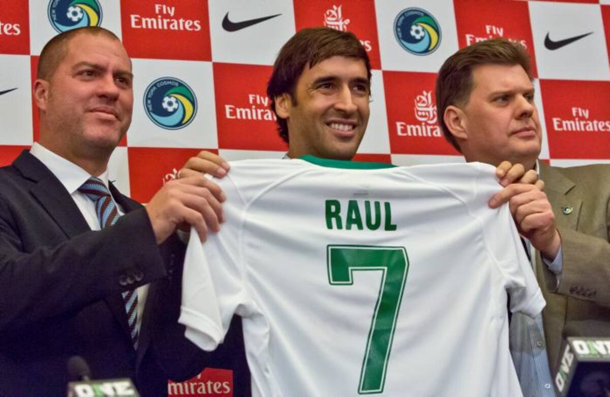 Raúl González anunció su retiro del fútbol. AP Bebeto Matthews