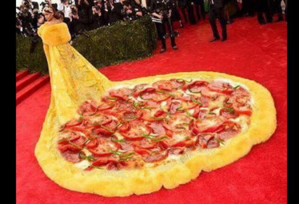 Memes del vestido de Rihanna. FOTOS INTERNET