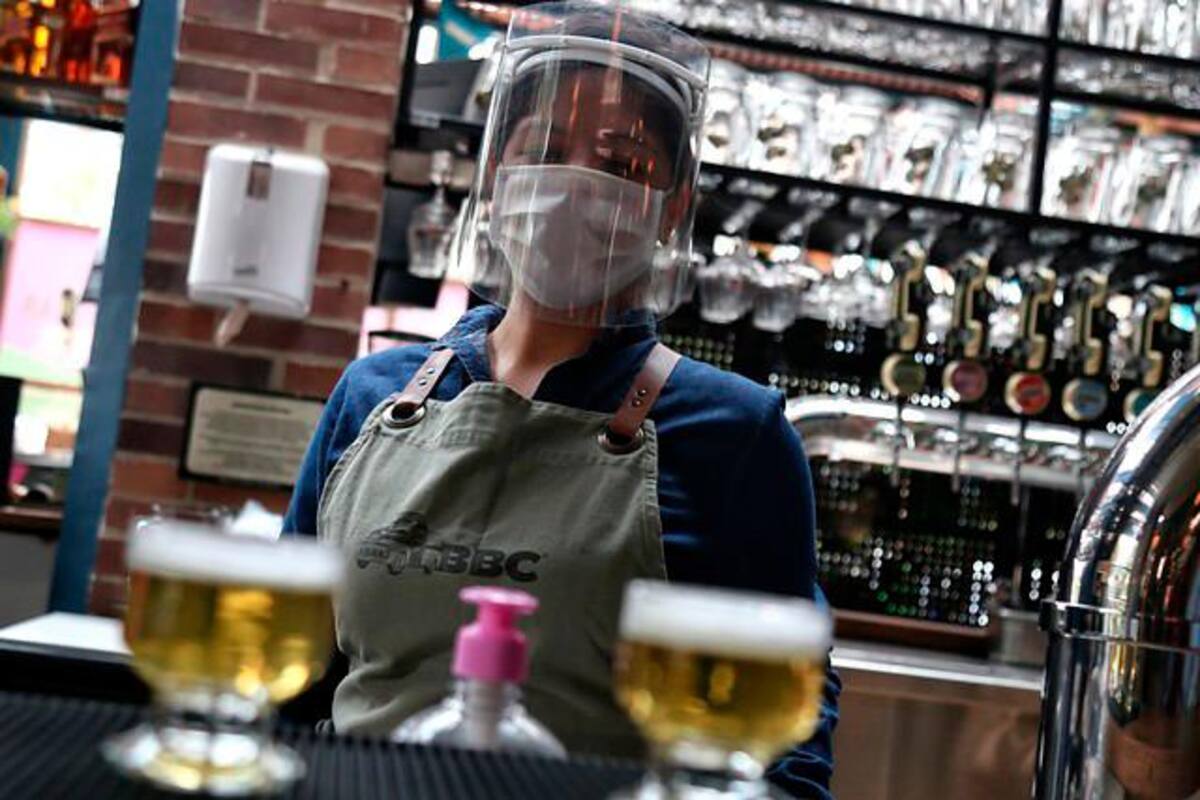 Emiten protocolos para consumo de alcohol en bares y restaurantes