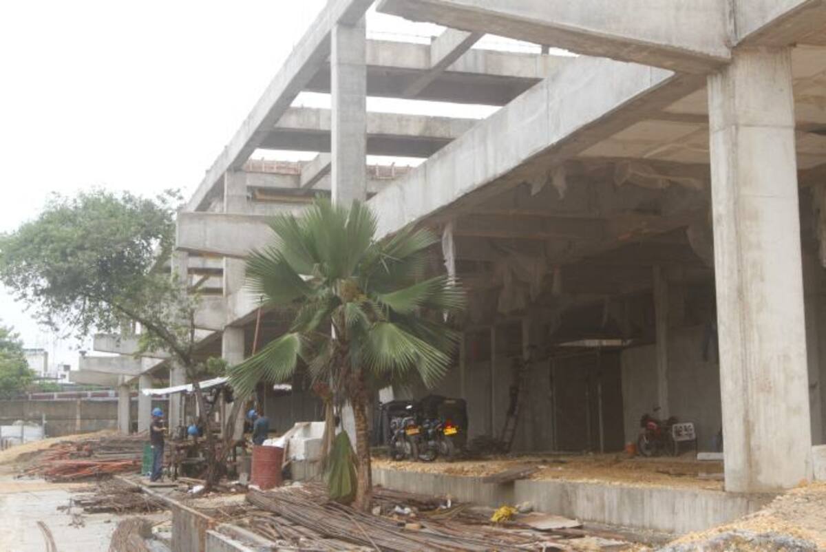 Las obras del Supermercado de Santa Rita están en un 70%. En abril del próximo año se estarían trasladando los cerca de 200 vendedores de Bazurto hacia este mercado sectorial. Julio Castaño