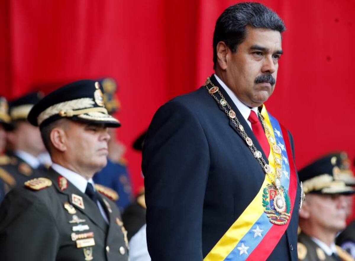 El mandatario venezolano salió ileso del suceso, que ocurrió durante un acto con militares en Caracas. AP.