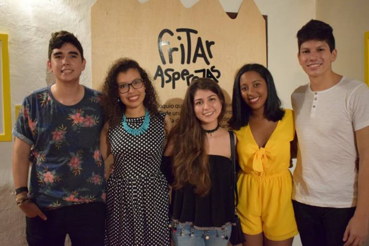 Estudiantes expositores: Enrique Rivera, Mónica Hernández, Marisel Salazar, Camila Marín y John Pedraza. CORTESÌA