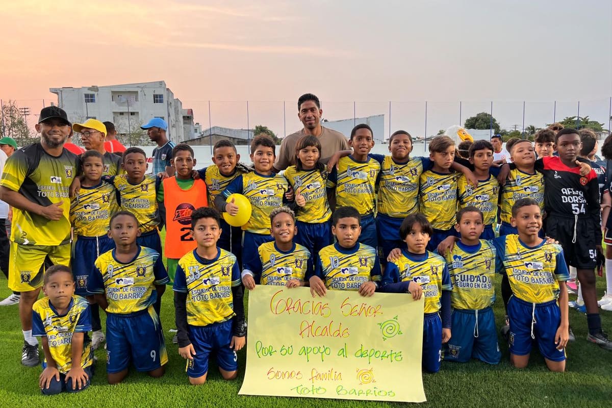 Estadio de San Fernando llena de felicidad a los niños en Cartagena