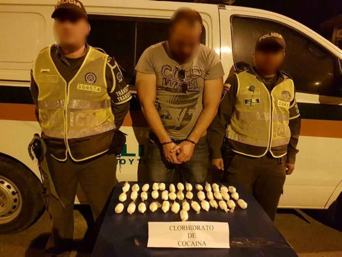 El capturado trabajaba como instructor de natación en la capital del país. Cortesía.