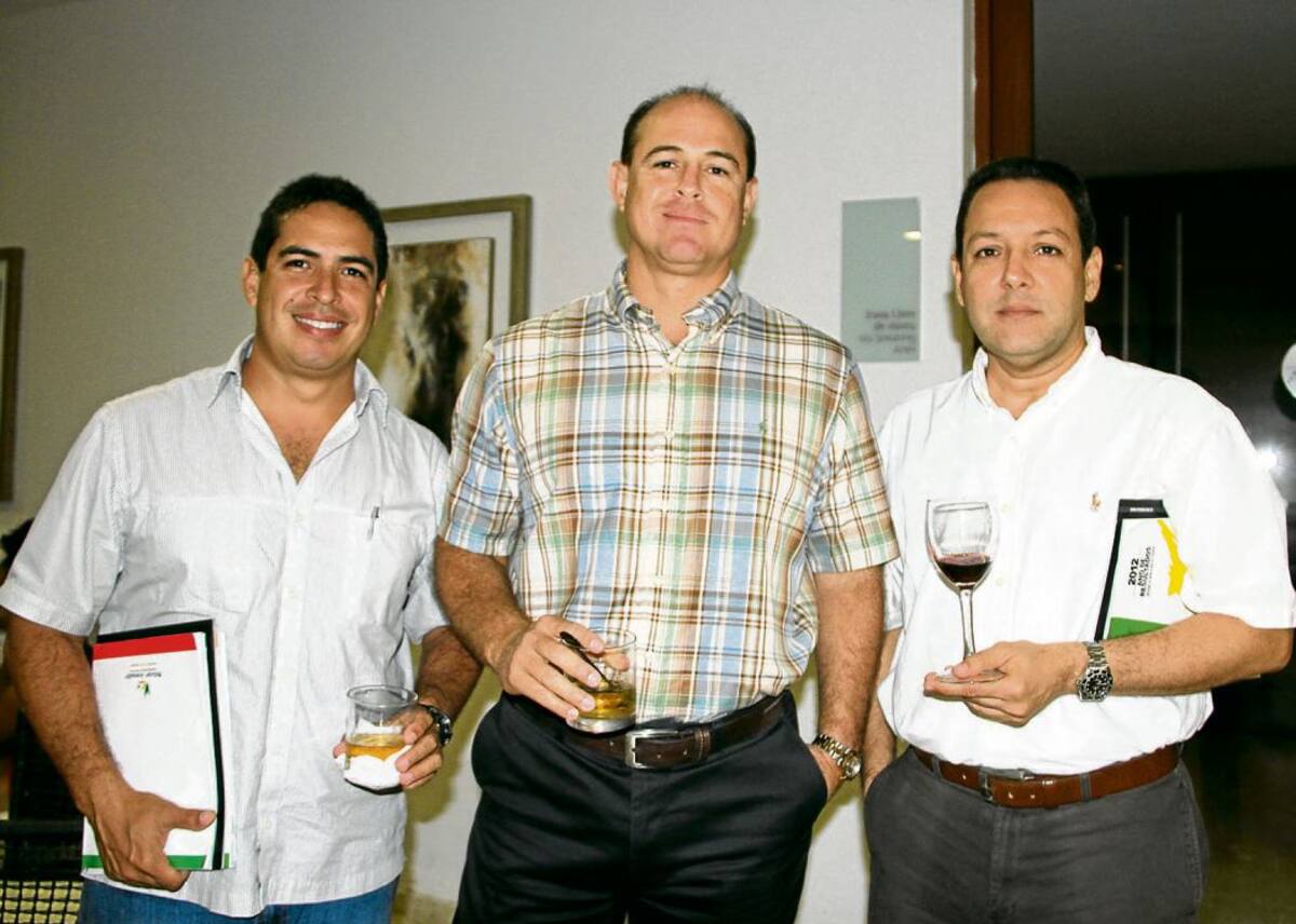 Jorge Ávila, Jaime Ávila y Gino Merlano.