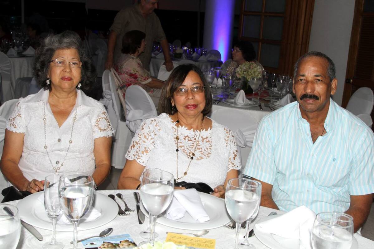 Josefa Arellano Peña, María Ignacia Arellano Peña y Alberto Arellano Peña.