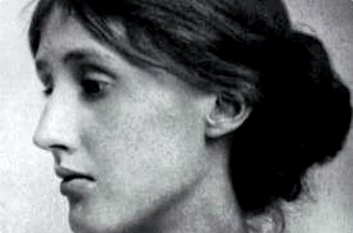 Virginia Woolf, se suicidó el 28 de marzo de 1941, sumergiéndose en un río, con los bolsillos llenos de piedras.