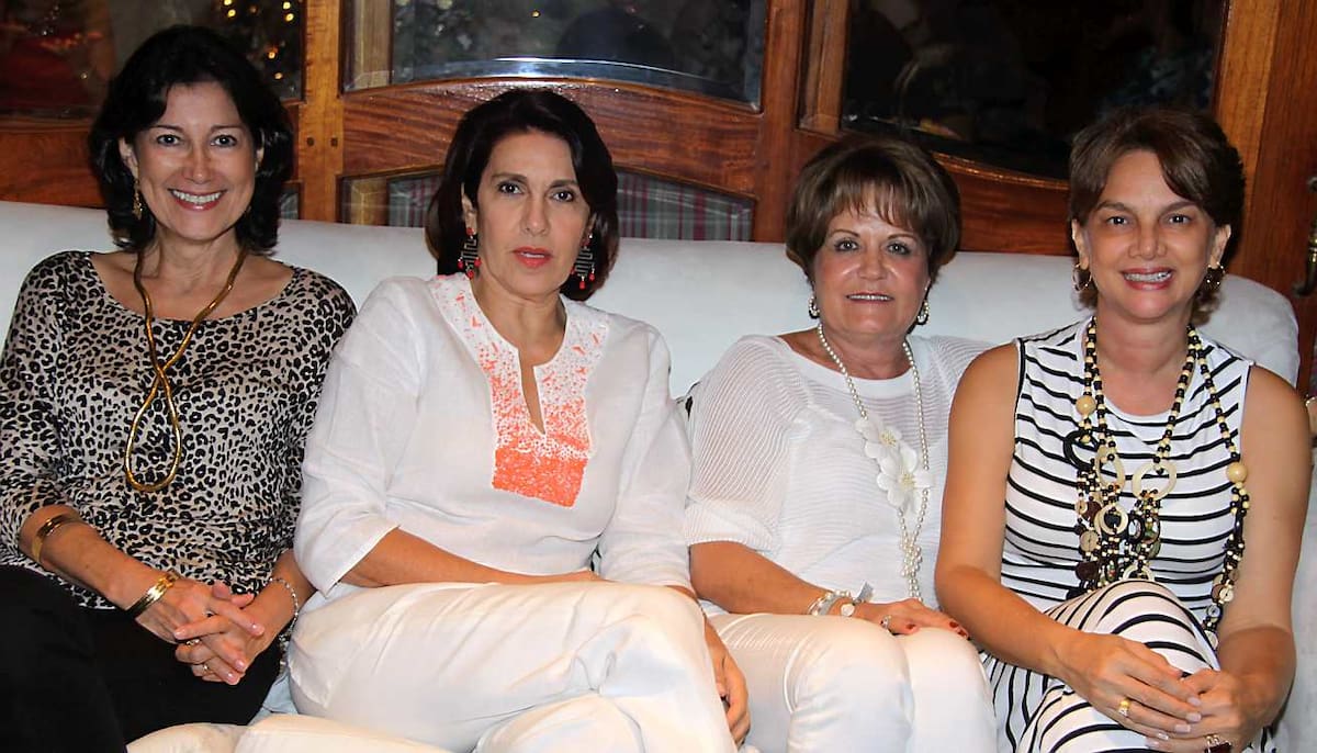 Martha de Benedetti, Marcela de Vélez, Tatel Pacheco y Diana Pareja.