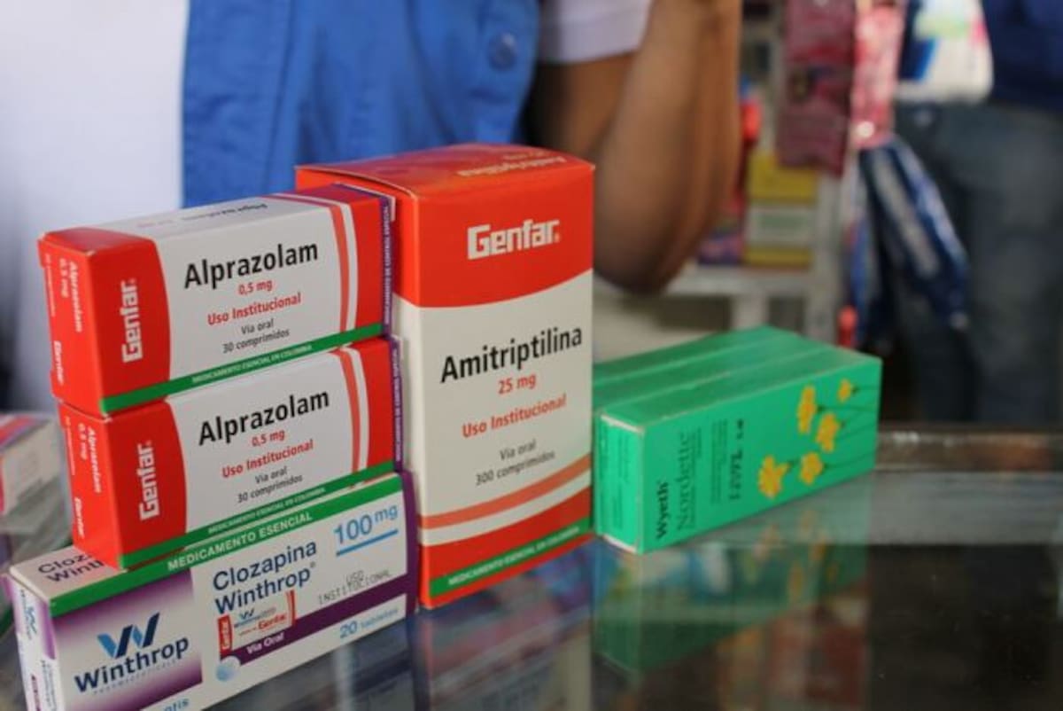 La directora del DADIS mostró gran preocupación por la gran cantidad de medicamentos de ‘uso institucional’ que se viene decomisando en los operativos. Cortesía.