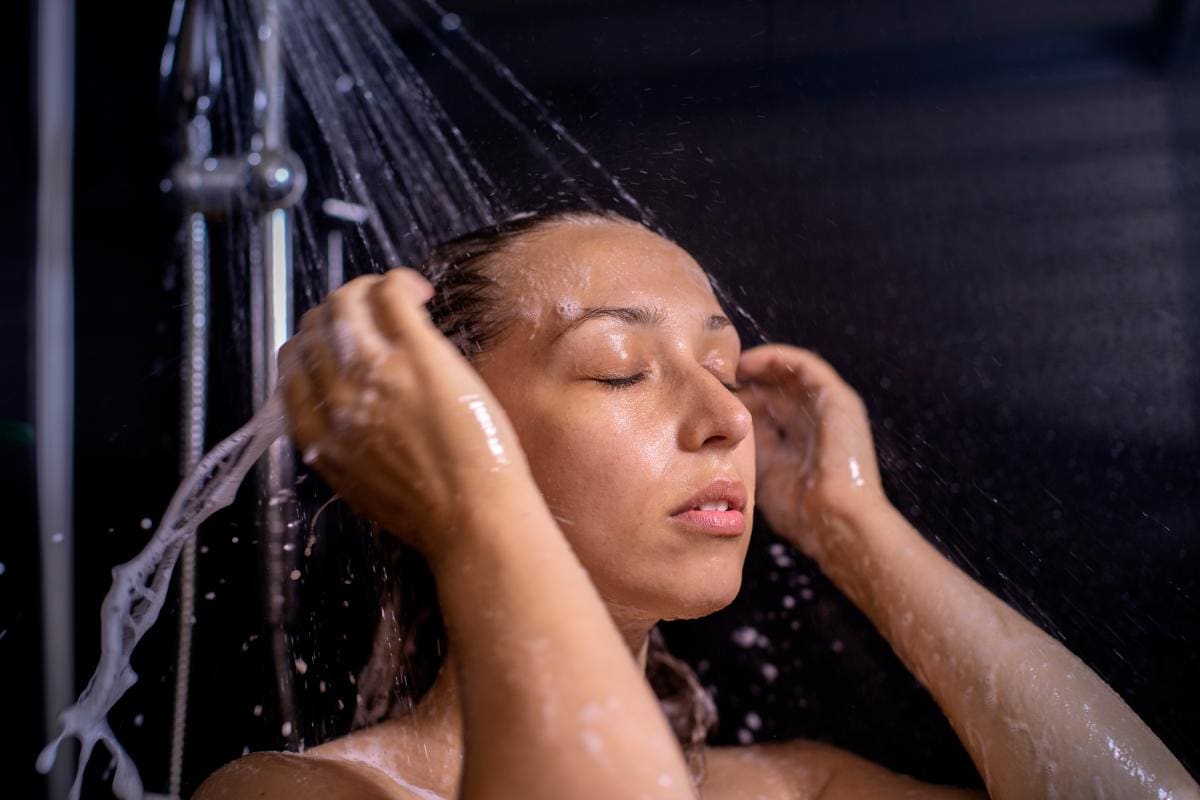 Los beneficios para la salud de bañarse con agua fría, ¿te le mides?