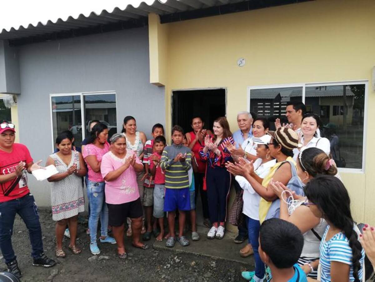 Entrega de viviendas gratis en Villa Melisa. Cortesía.
