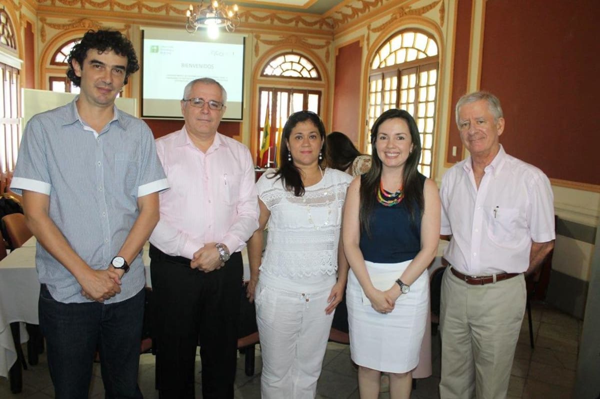 Guillermo Serrano, Juan Carlos Robledo, Laura Cardona, Erika Duncan y Haroldo Calvo.