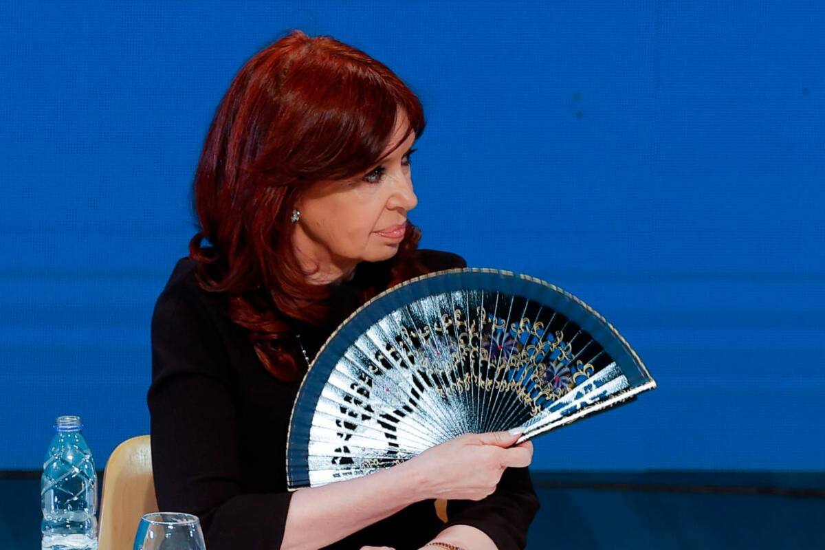 Cristina Fernández recibe apoyos tras acusación por corrupción
