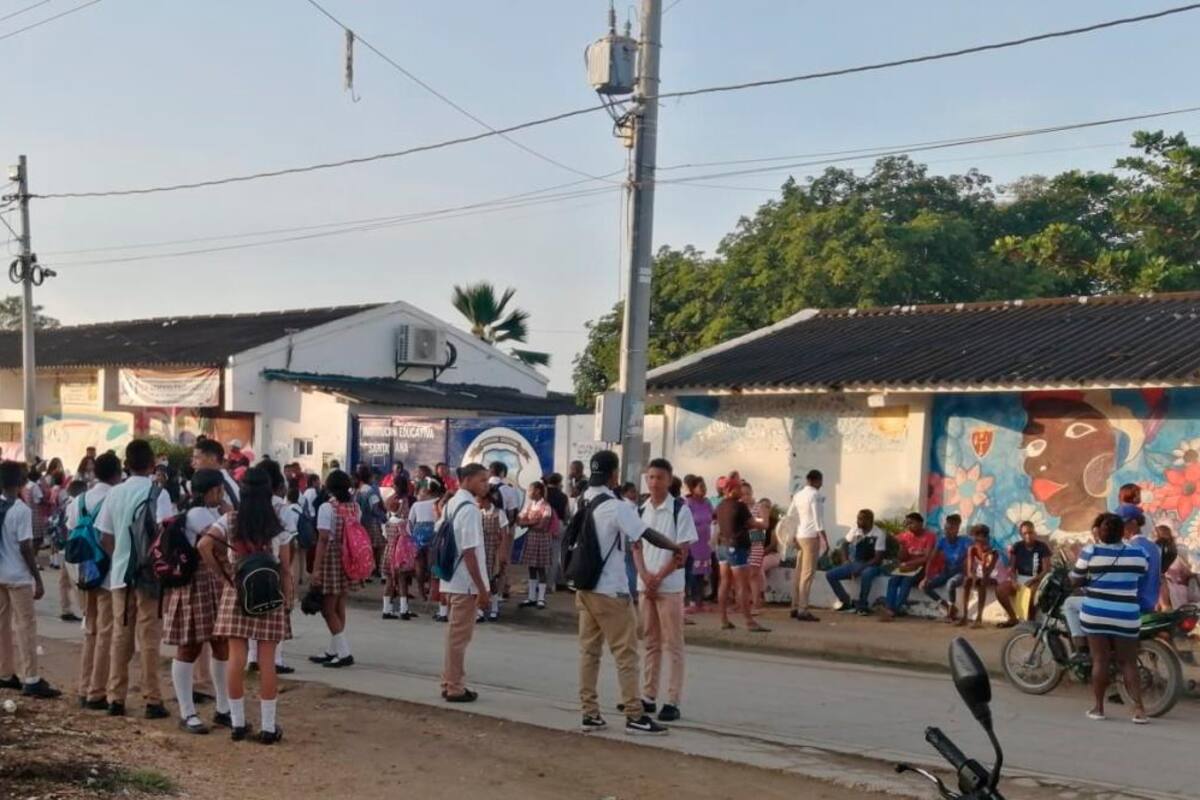 Estudiantes de Santa Ana protestaron para exigir cambios