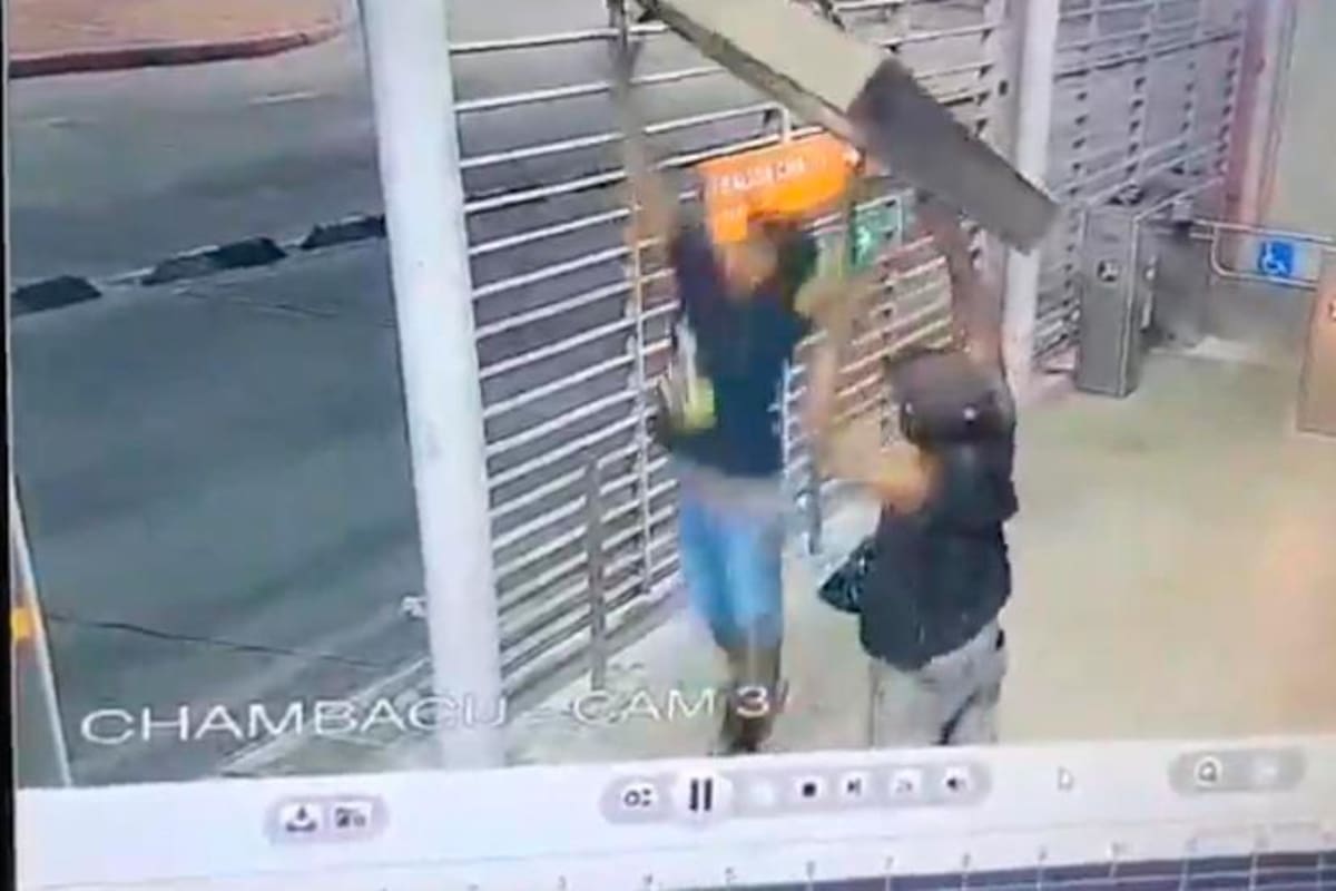 Video: hombres roban monitor en estación de Transcaribe