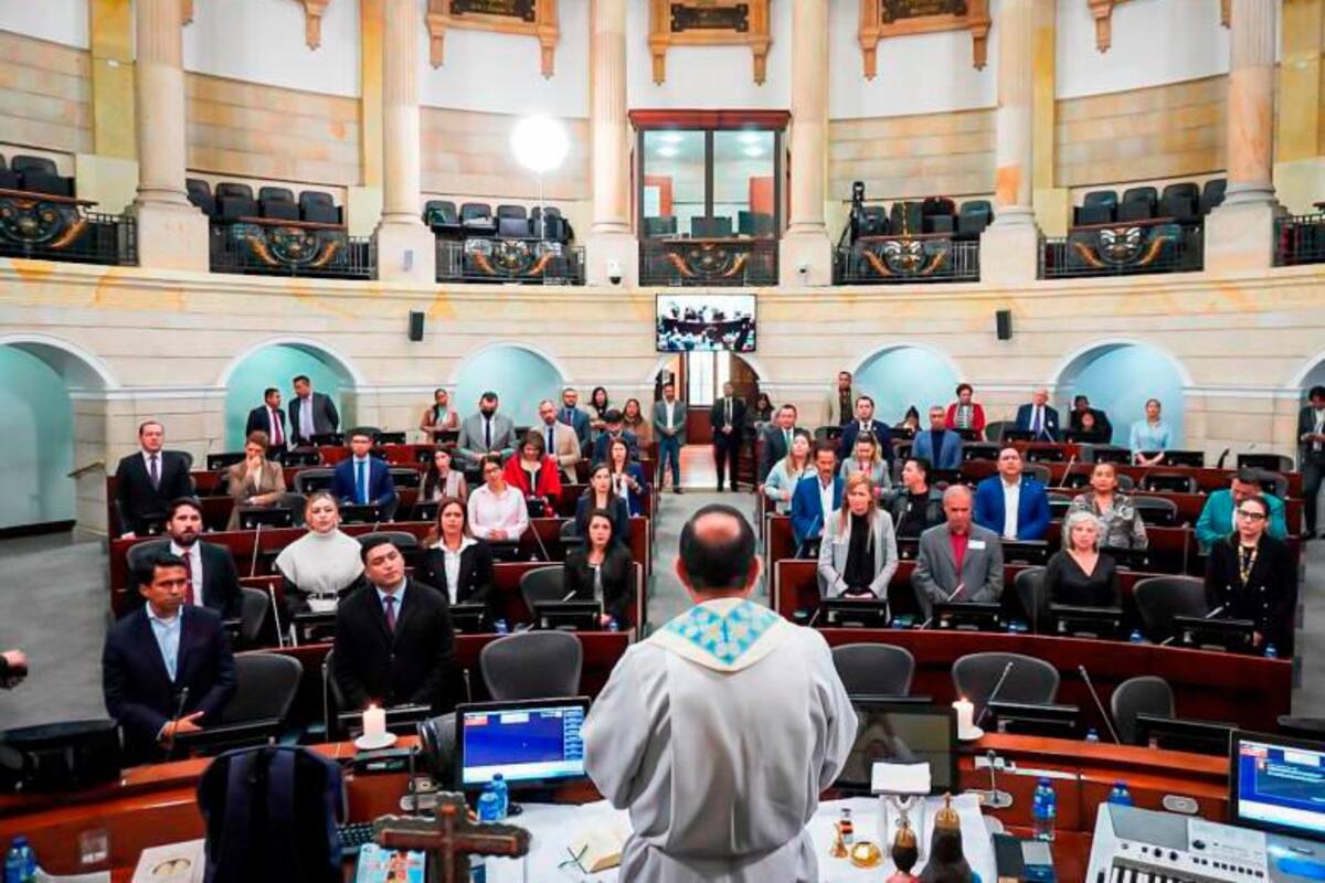 ¿Chantaje a punta de plegarias? Iglesias no tendrán que pagar impuestos