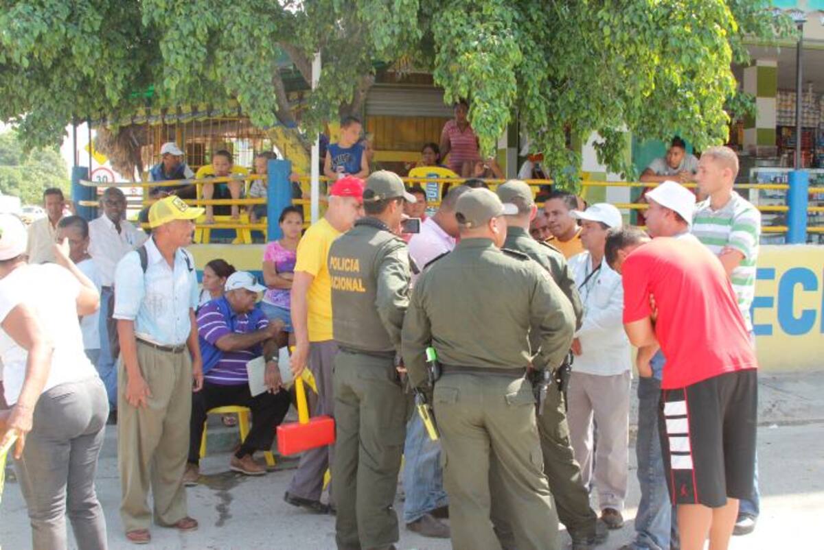 La policía hizo presencia en el lugar. DANIELA BUELVAS - EL UNIVERSAL