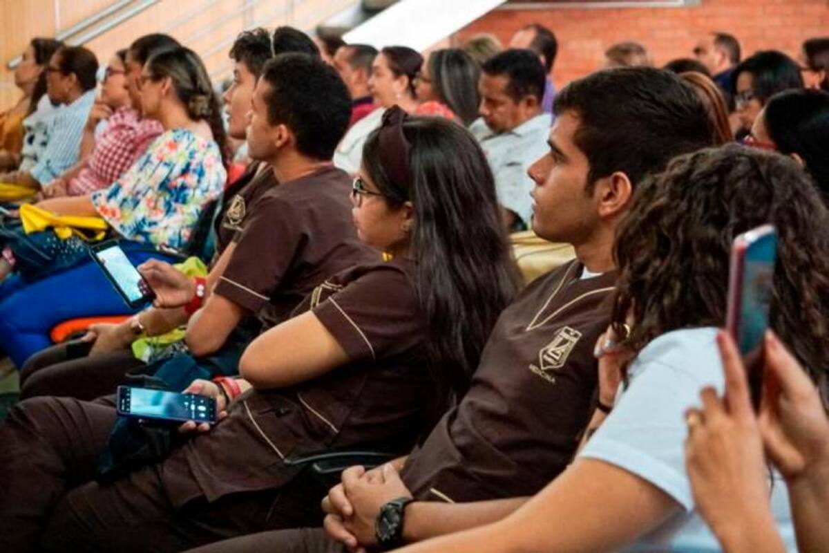 Realizan Primer Simposio de Actualización en VIH Reviva 2020