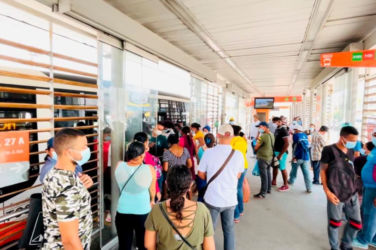 Líderes y trabajadores harán plantón para exigir “salvación” de Transcaribe